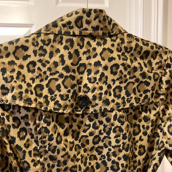 H&M leopard rain jacket. Double-breasted. Belted.  Size 8 - Picture 7 of 10
